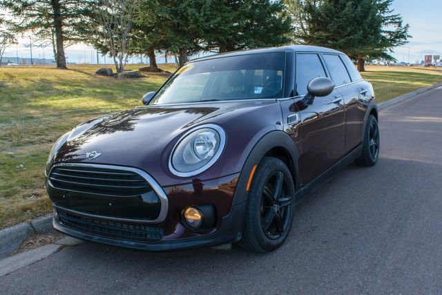 Used 2017 MINI Cooper Clubman FWD image 1
