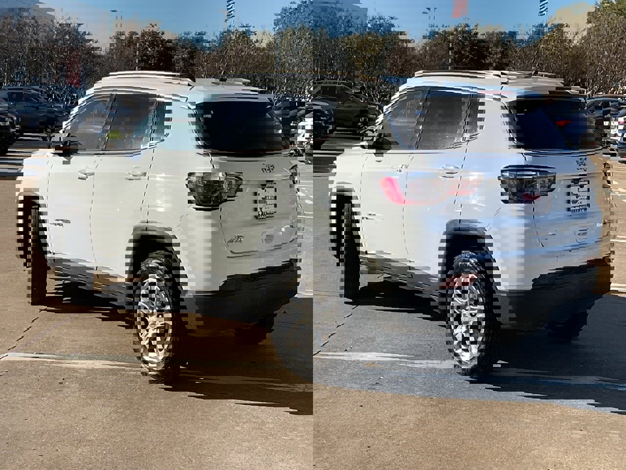 Used 2023 Jeep Compass Latitude image 7