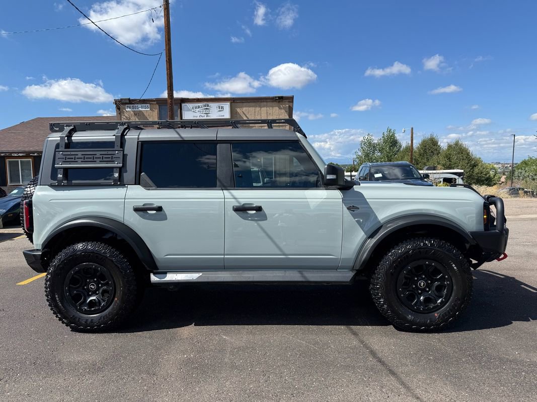 Used 2023 Ford Bronco Wildtrak image 2