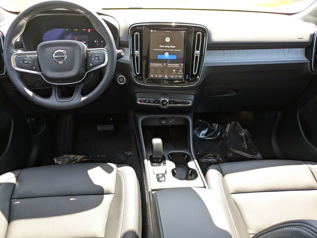 New 2026 Volvo XC40 B5 Core AWD/4WD image 16