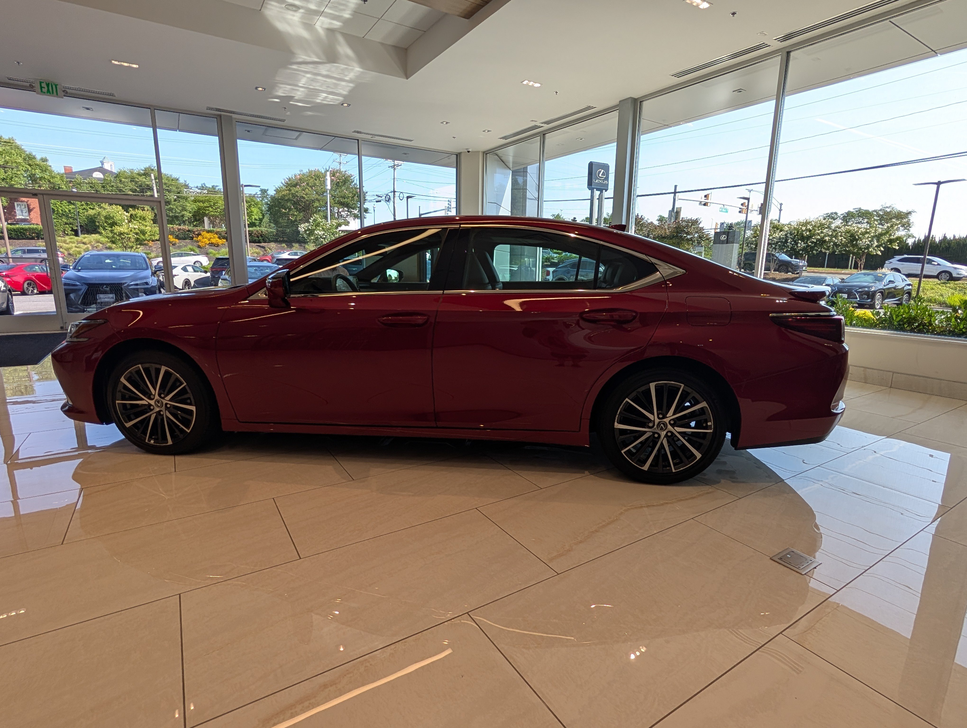 Certified 2025 Lexus ES 350 w/ Premium Package FWD image 6
