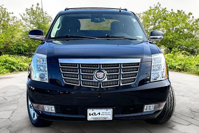 Used 2013 Cadillac Escalade EXT Premium image 3