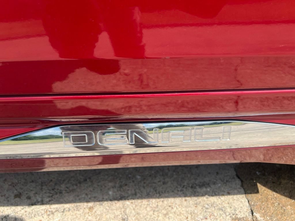 Used 2020 GMC Terrain Denali w/ Denali Premium Package FWD image 16