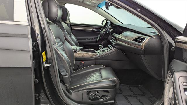 Used 2020 Genesis G90 3.3T Premium image 22