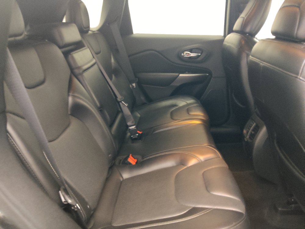 Used 2019 Jeep Cherokee Limited w/ Trailer Tow Group FWD image 19