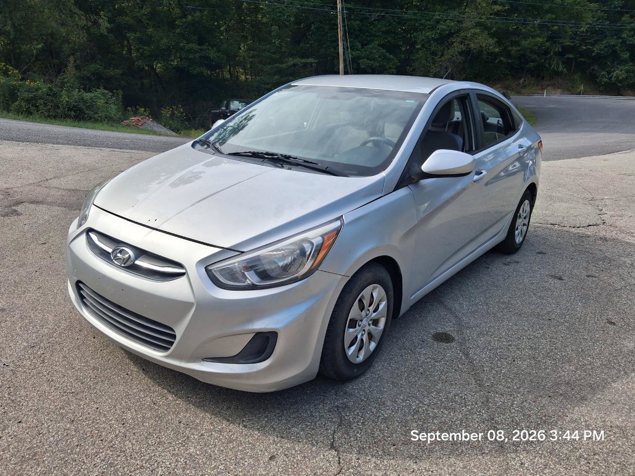 Used 2016 Hyundai Accent SE FWD image 1