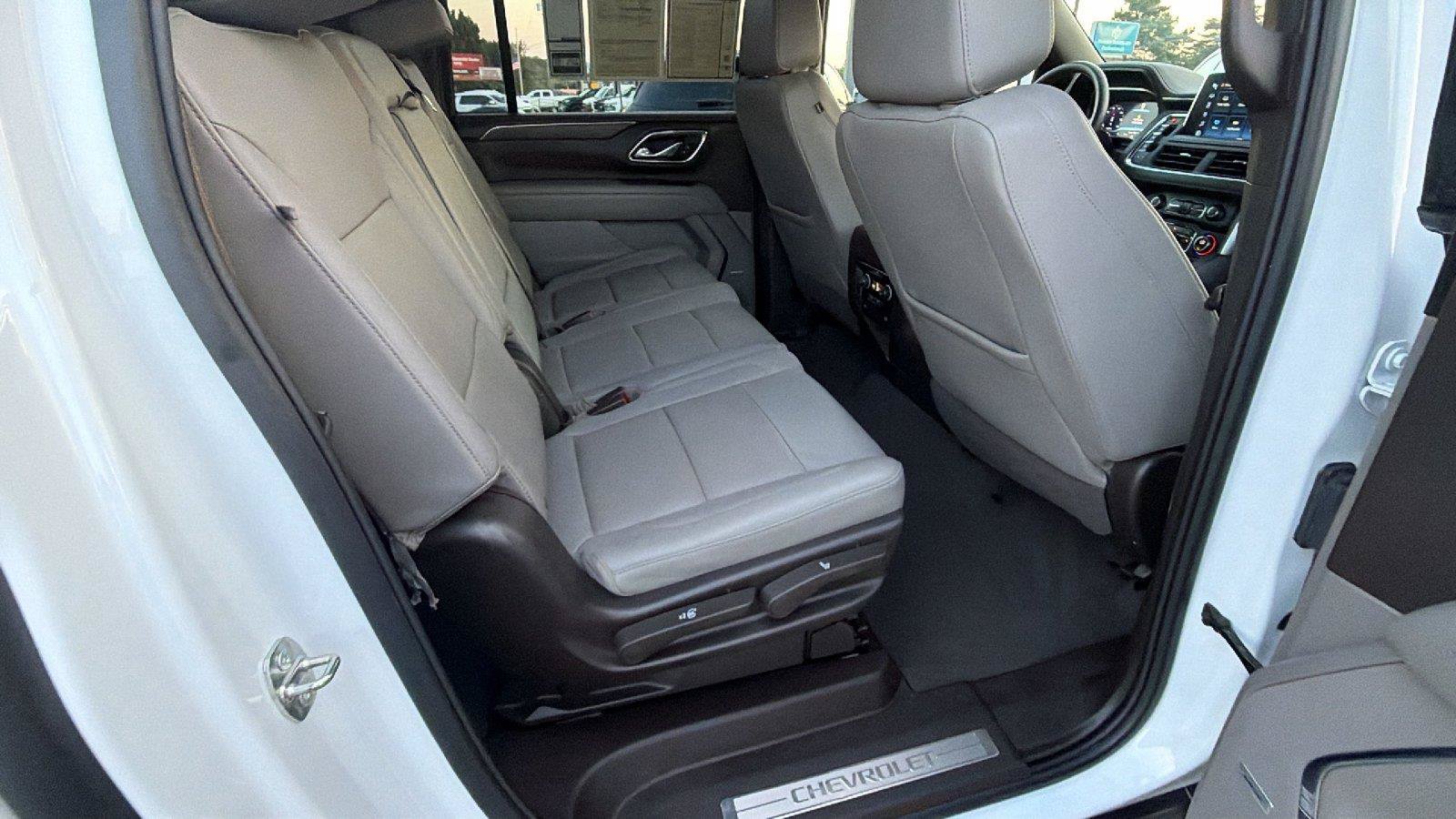 Used 2023 Chevrolet Suburban LT RWD image 21