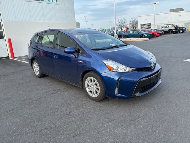Used 2016 Toyota Prius V Three image 2
