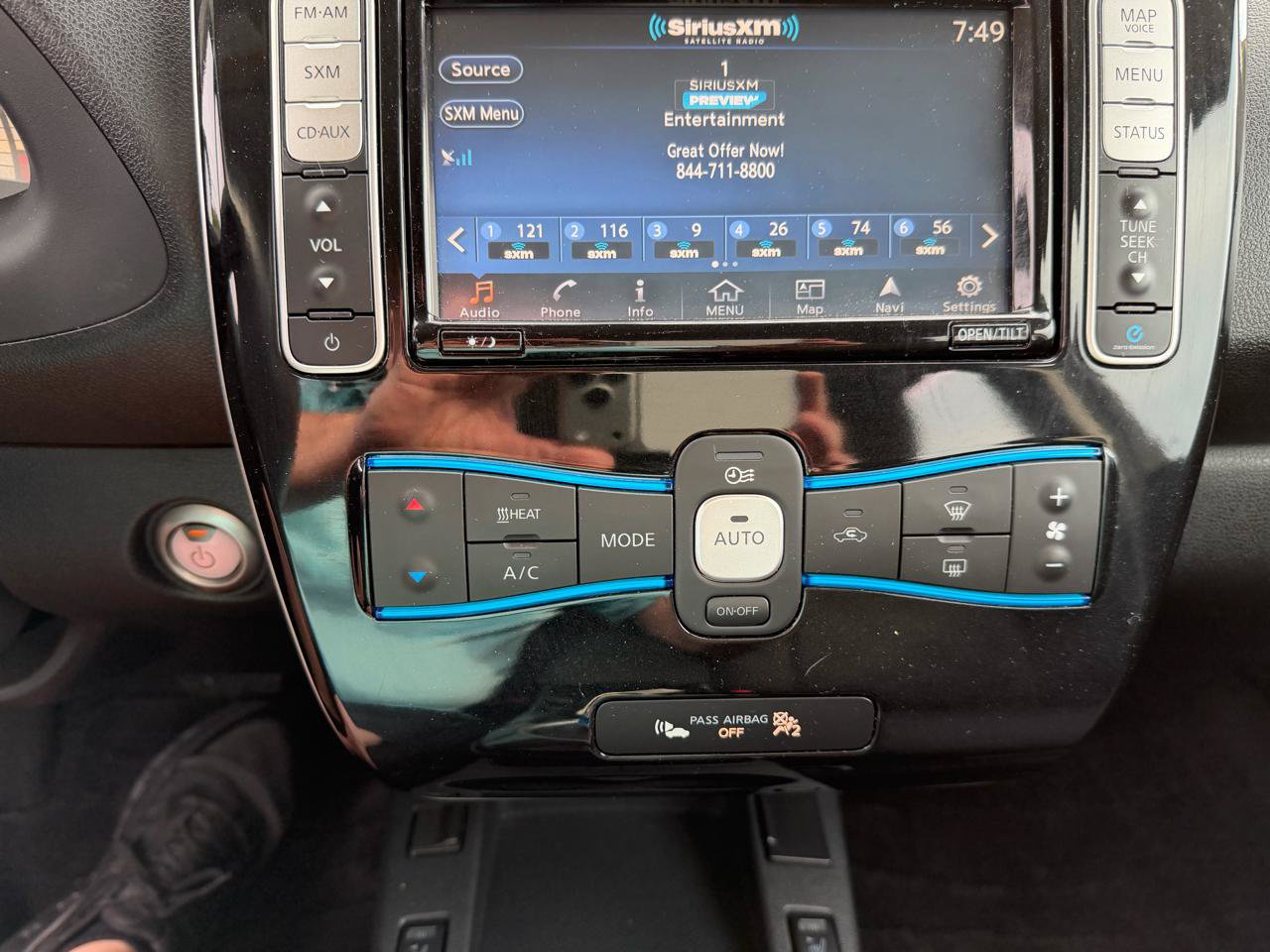 Used 2016 Nissan Leaf SV FWD image 17