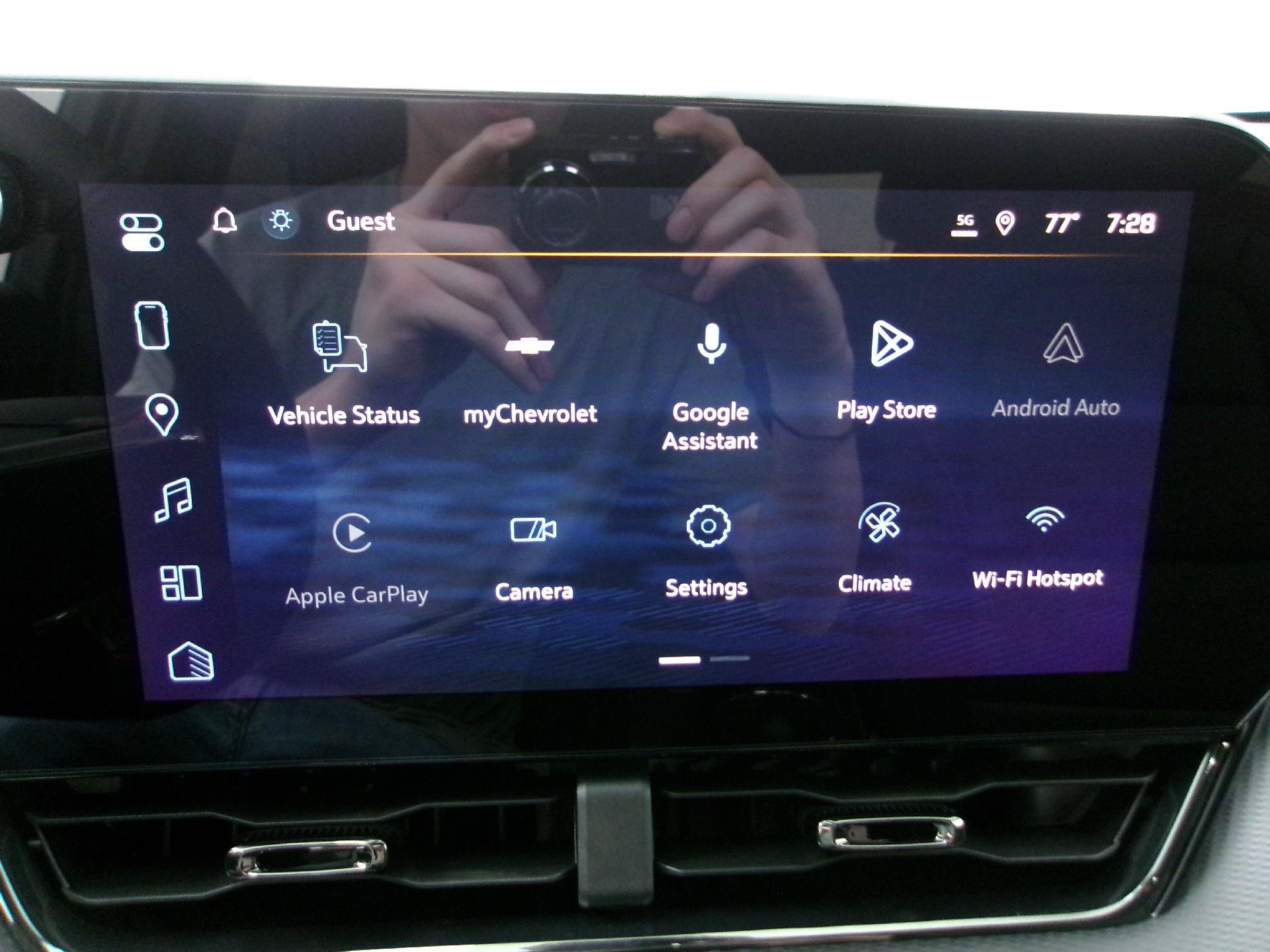 New 2027 Chevrolet Equinox RS w/ Safety and Technology Package FWD image 4