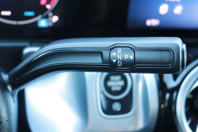 Used 2024 Mercedes-Benz GLB 250 image 22