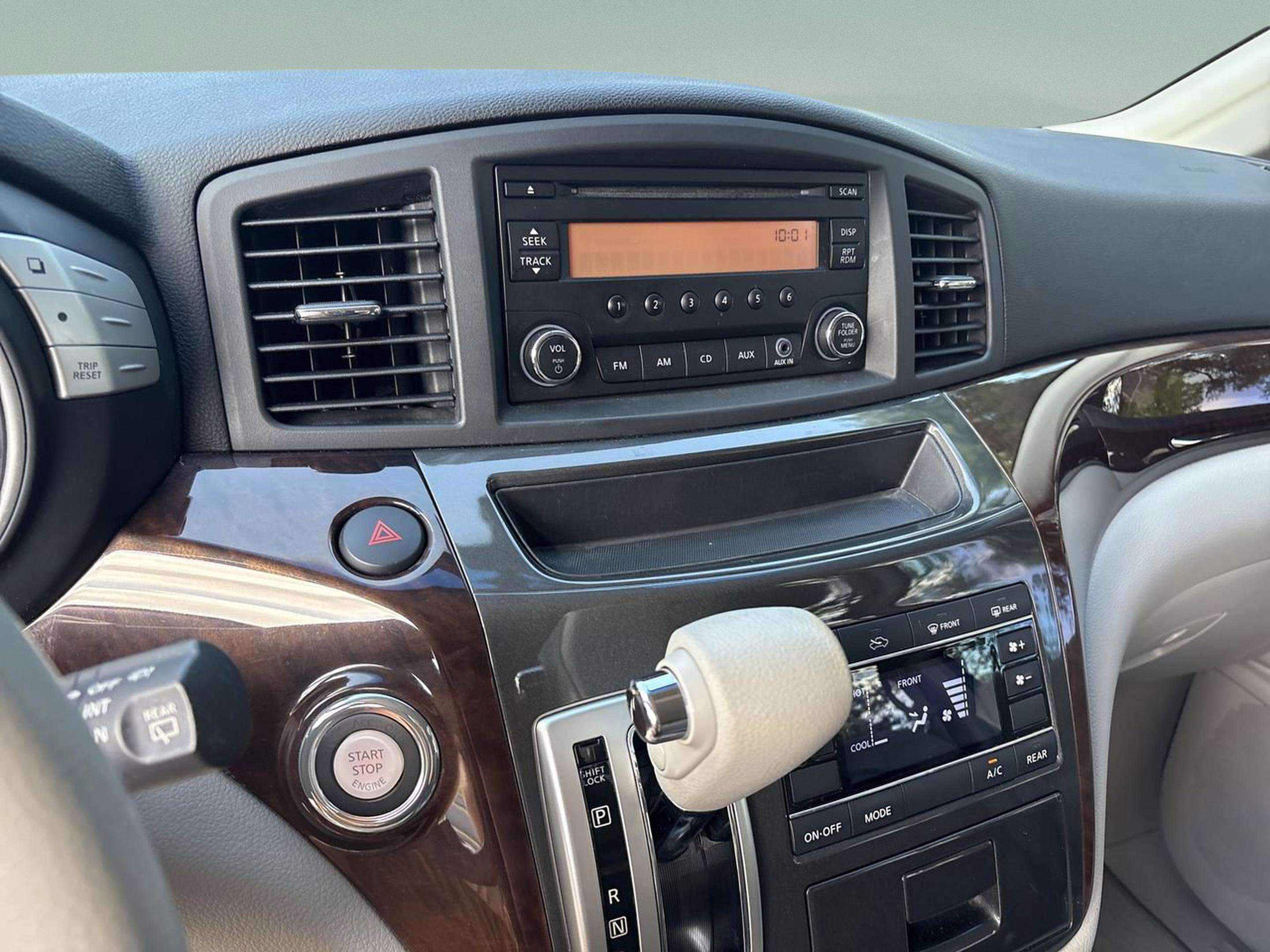 Used 2014 Nissan Quest S FWD image 13