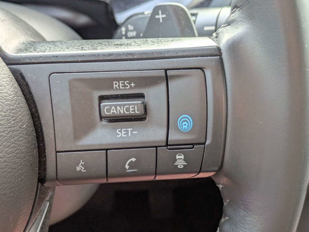 Used 2024 Nissan Pathfinder SV image 26