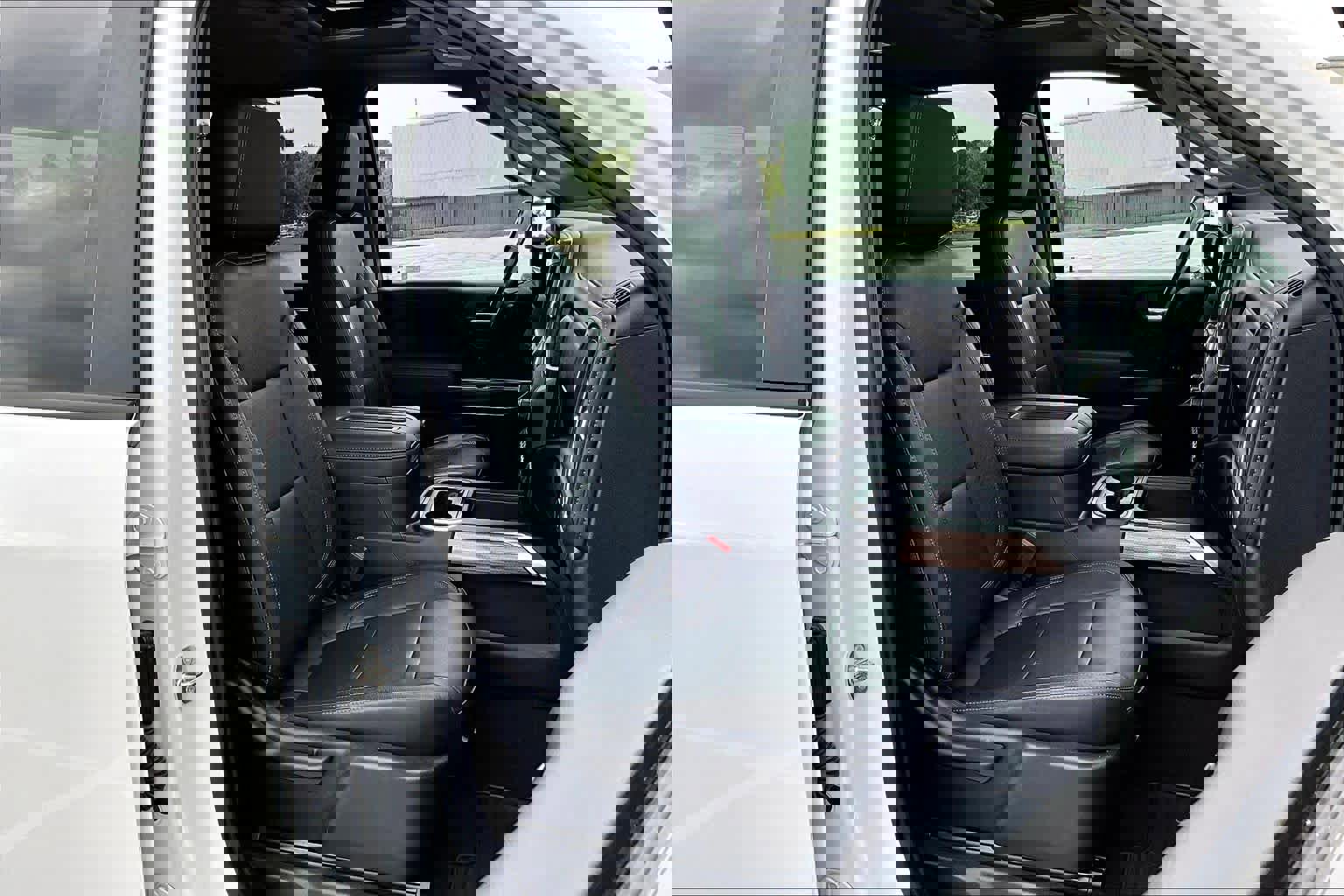 Used 2020 Chevrolet Silverado 2500 LT w/ True North Edition image 9