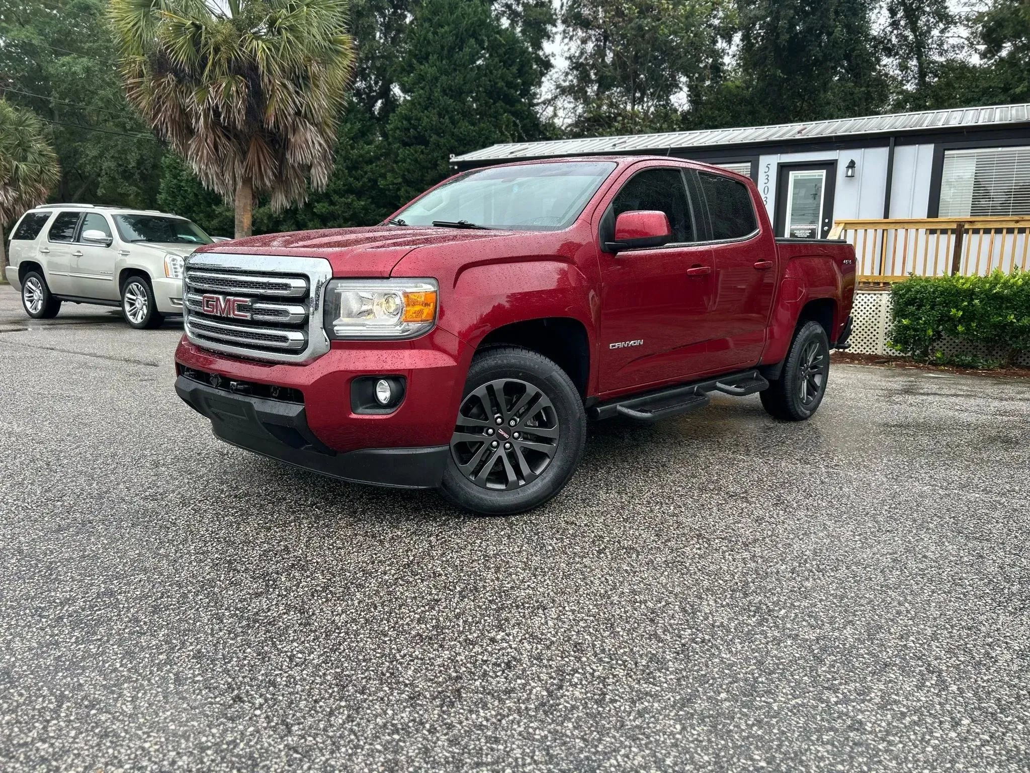Used 2018 GMC Canyon SLE w/ SLE Convenience Package image 3