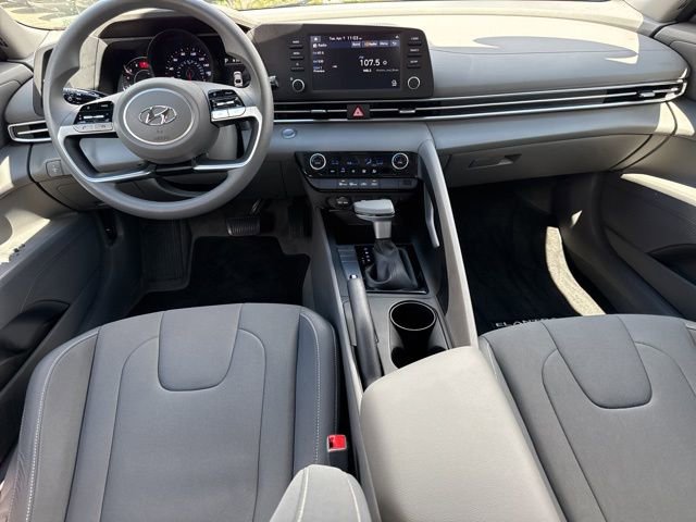 Used 2023 Hyundai Elantra SEL w/ Cargo Package image 4