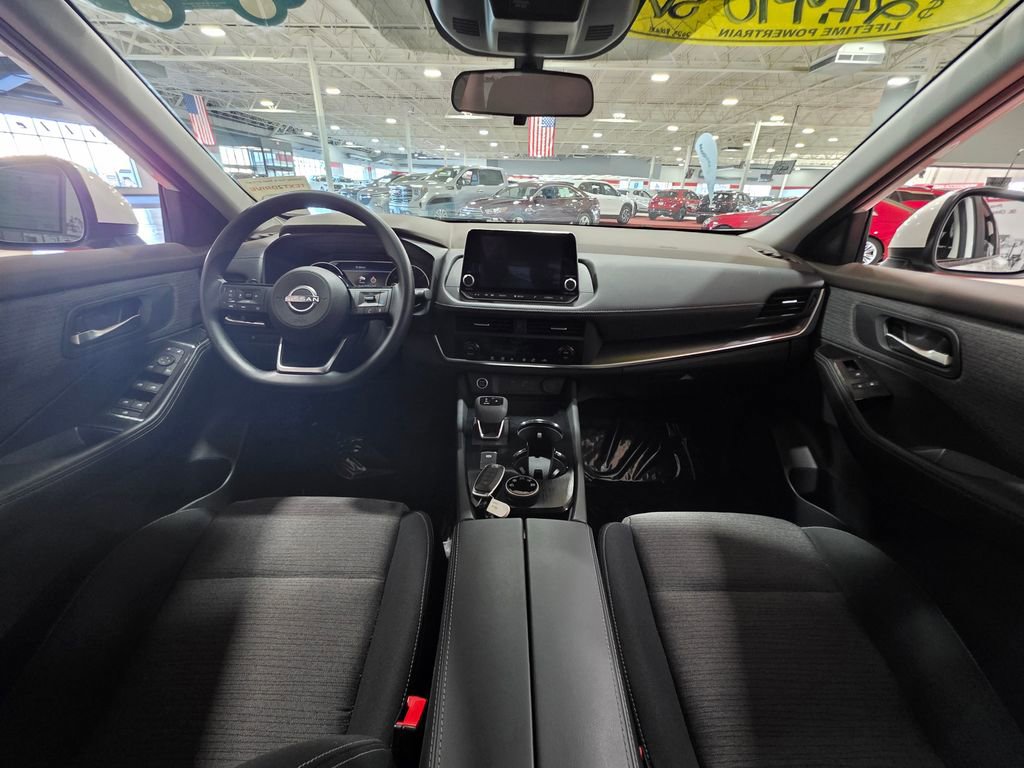 Used 2023 Nissan Rogue SV image 17