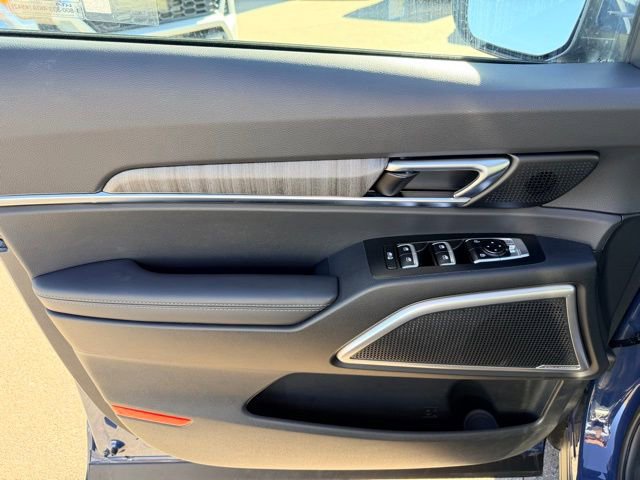 Used 2024 Kia Telluride EX w/ EX Captain's Chair Package image 15