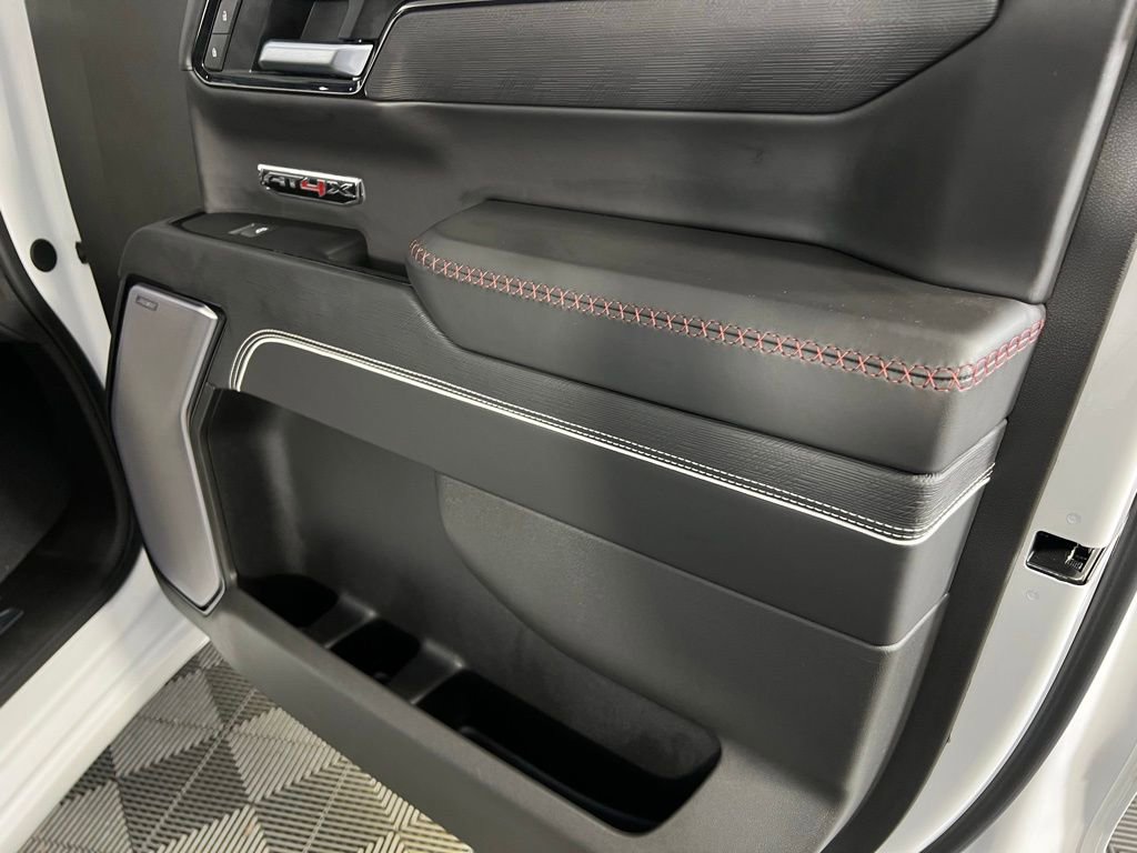 Used 2025 GMC Sierra 1500 AT4X image 31