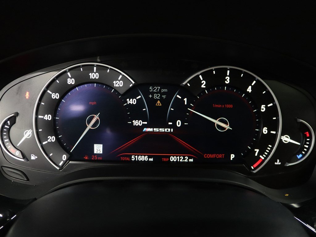 Used 2019 BMW M550i xDrive image 11