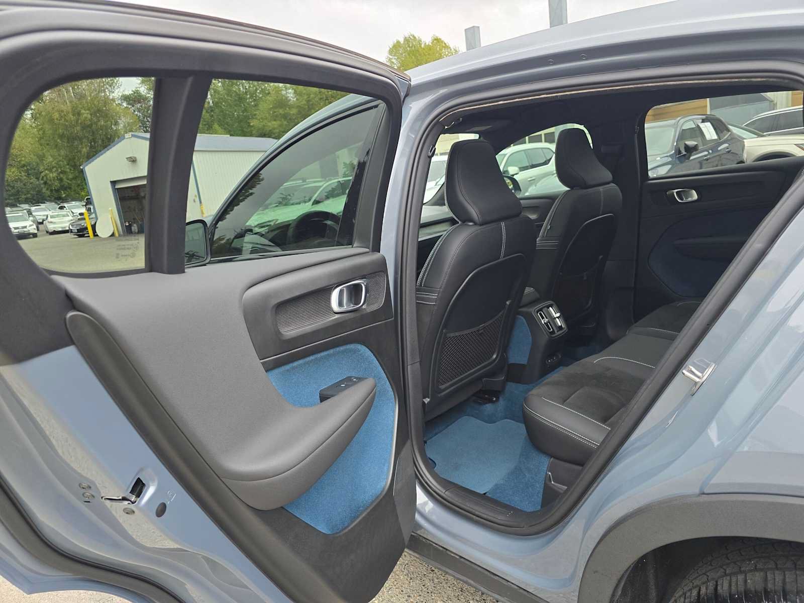 Certified 2023 Volvo C40 P8 Recharge Ultimate AWD/4WD image 17
