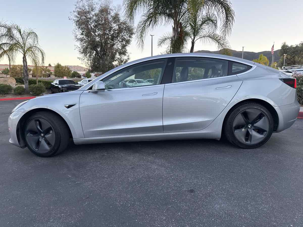 Used 2018 Tesla Model 3 Long Range image 15