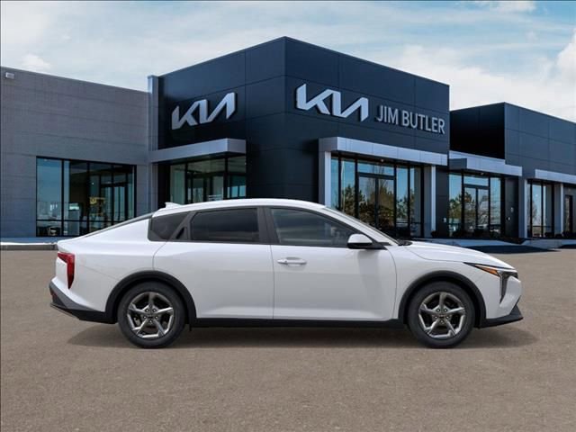 New 2026 Kia K4 LXS image 7