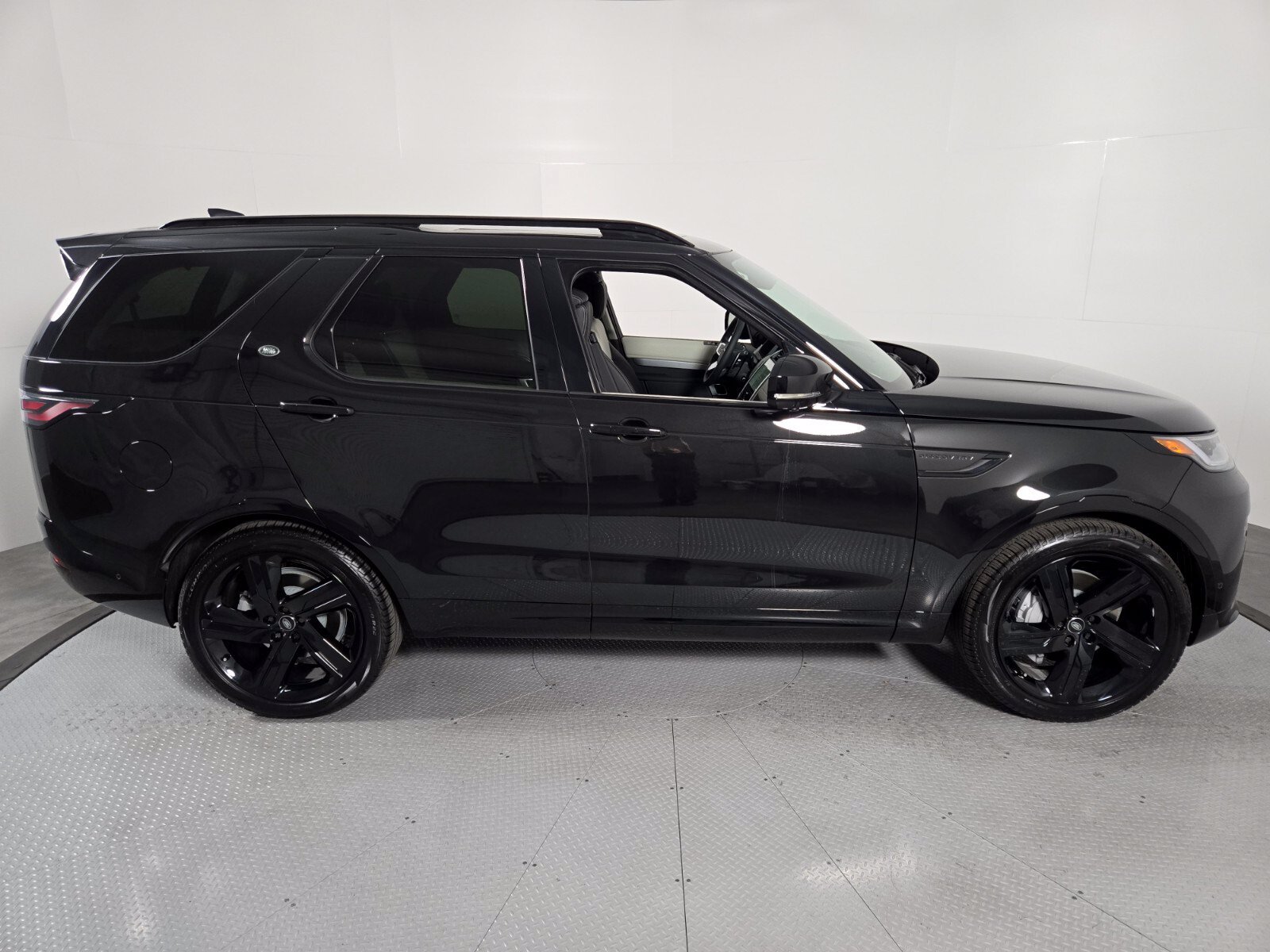 New 2026 Land Rover Discovery Dynamic SE AWD/4WD image 6
