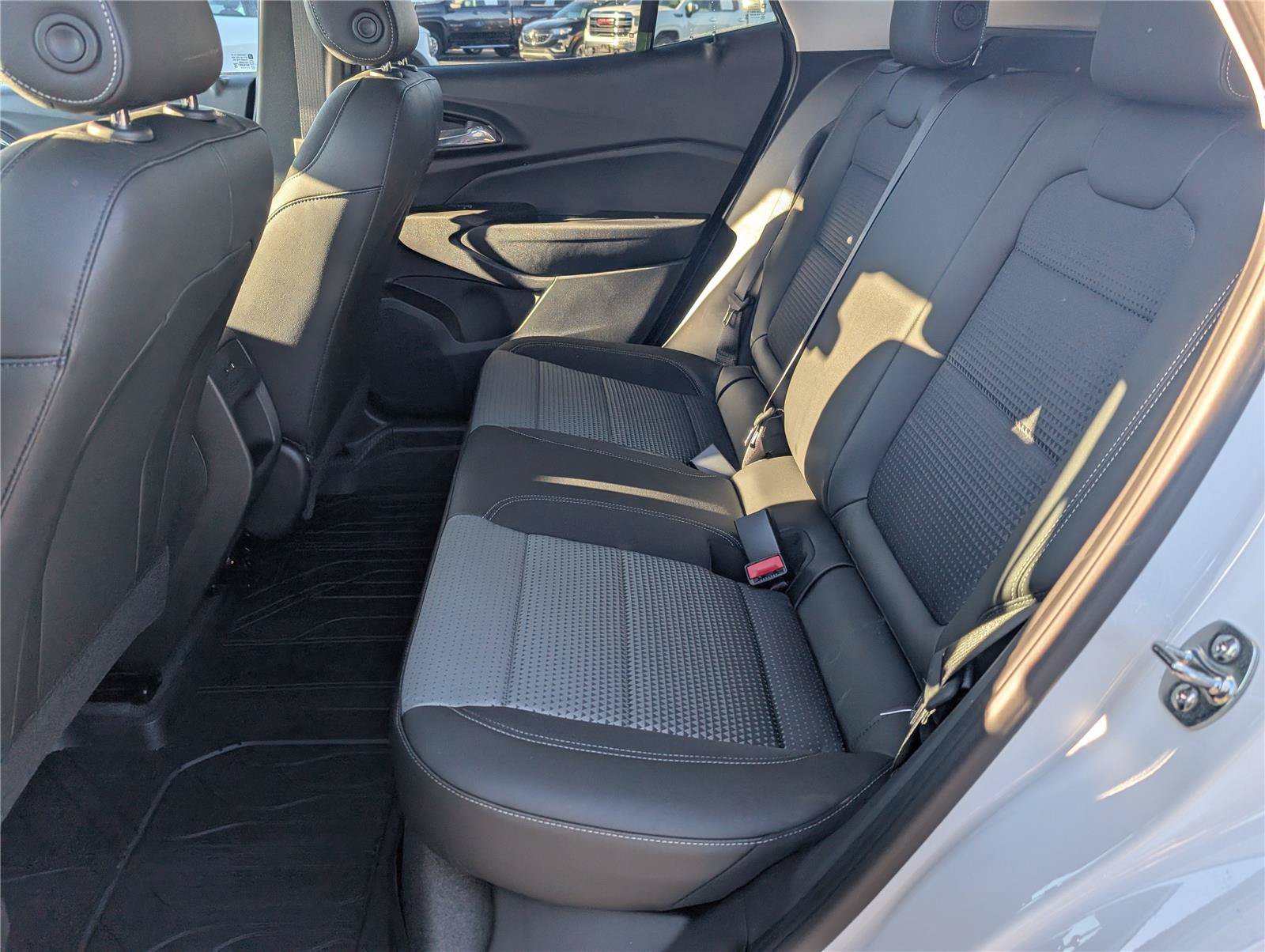New 2026 Chevrolet Trax LT w/ Driver Confidence Package FWD image 31