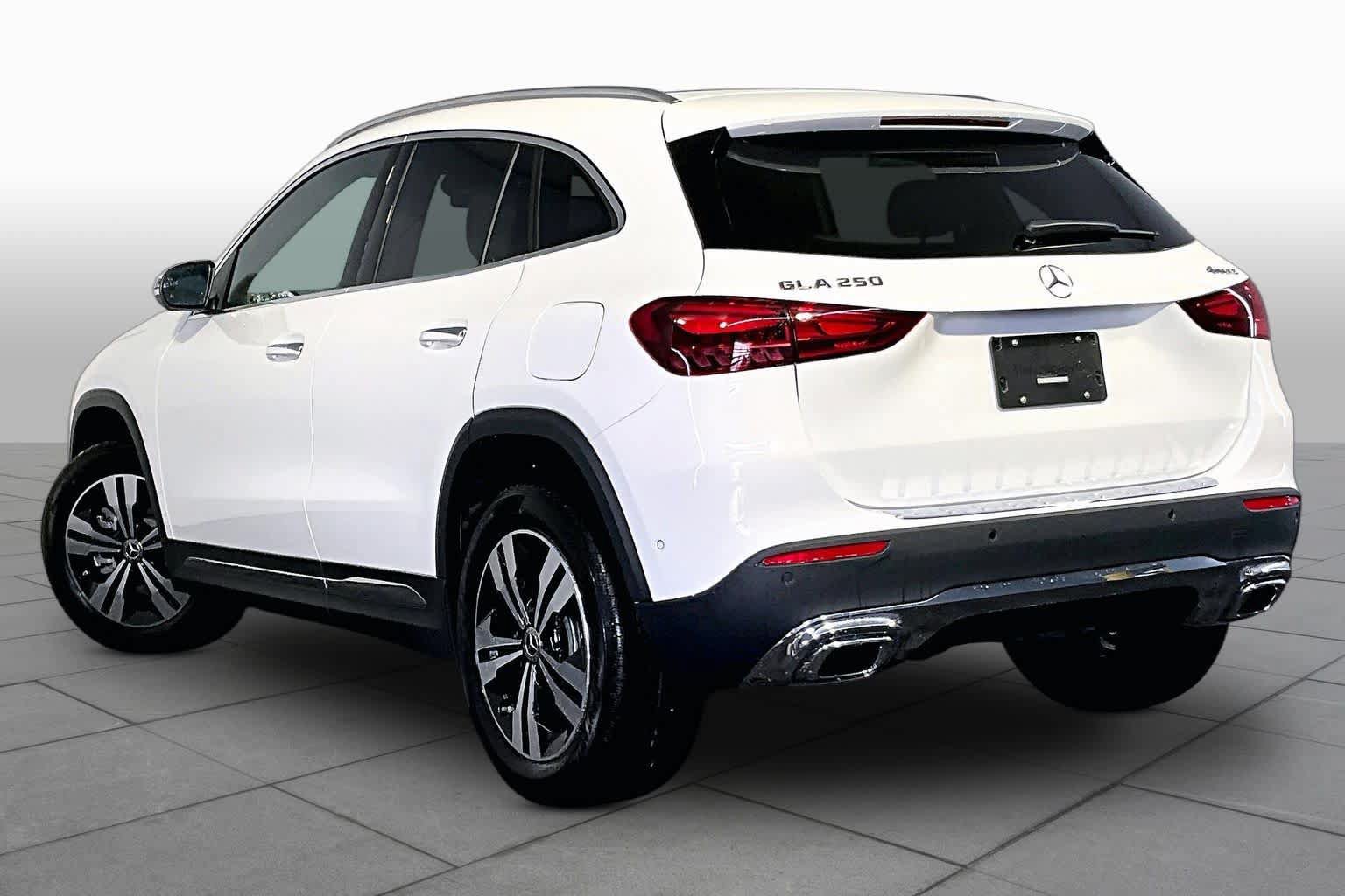 New 2026 Mercedes-Benz GLA 250 4MATIC image 3