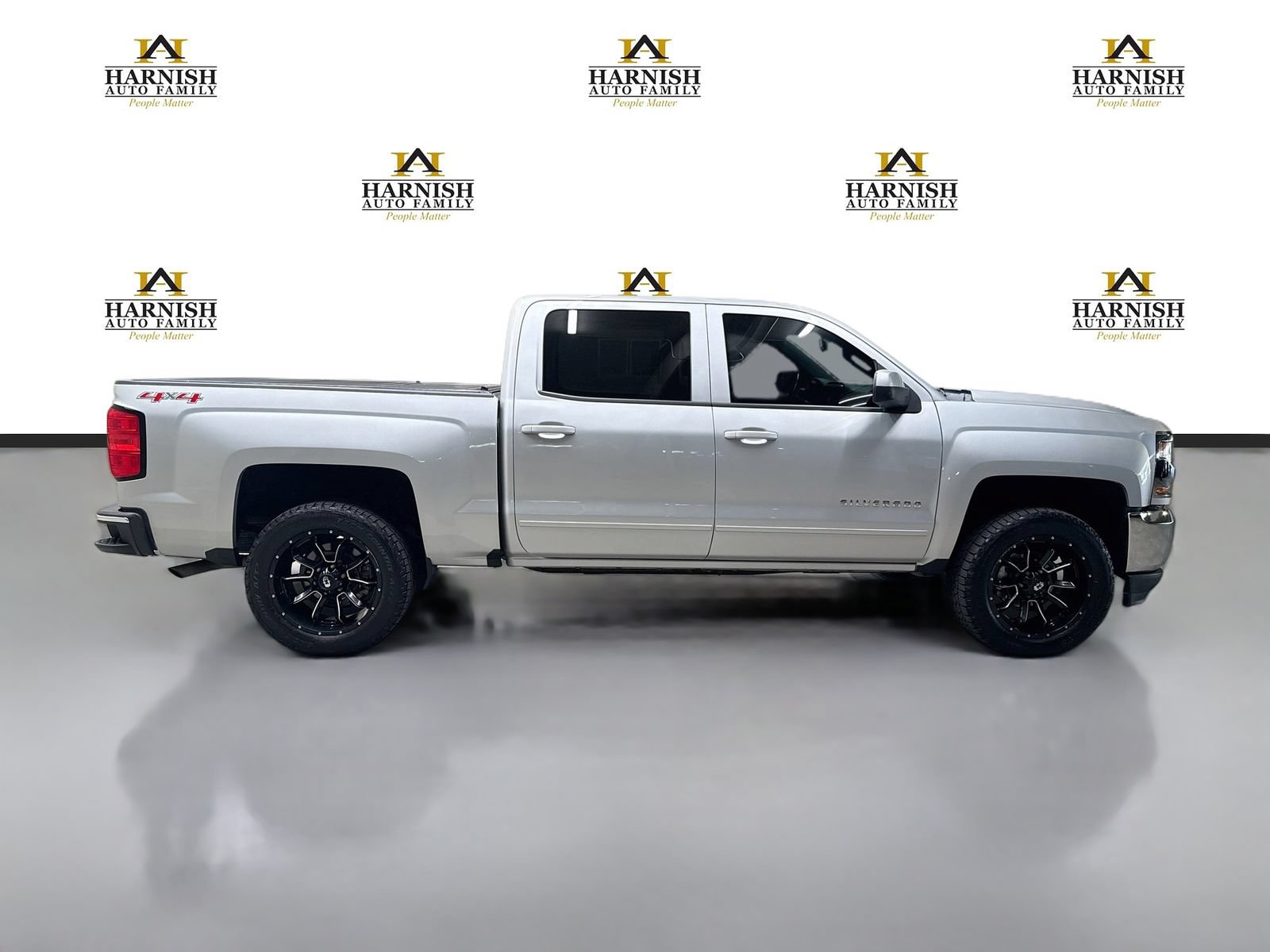 Used 2017 Chevrolet Silverado 1500 LT w/ All Star Edition AWD/4WD image 5