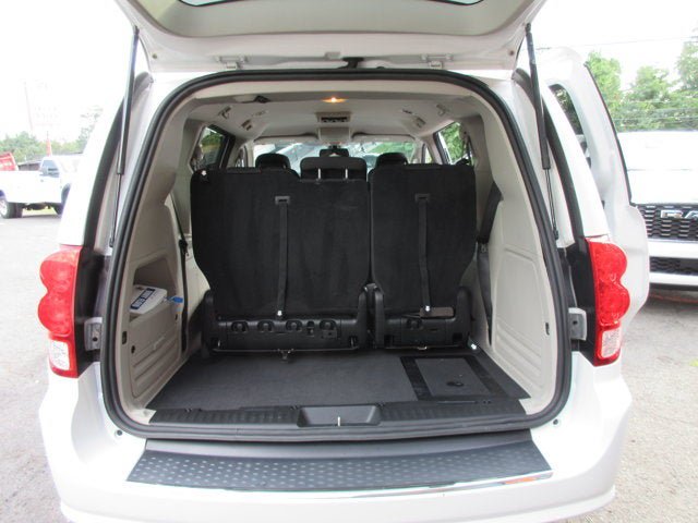 Used 2019 Dodge Grand Caravan SE FWD image 32