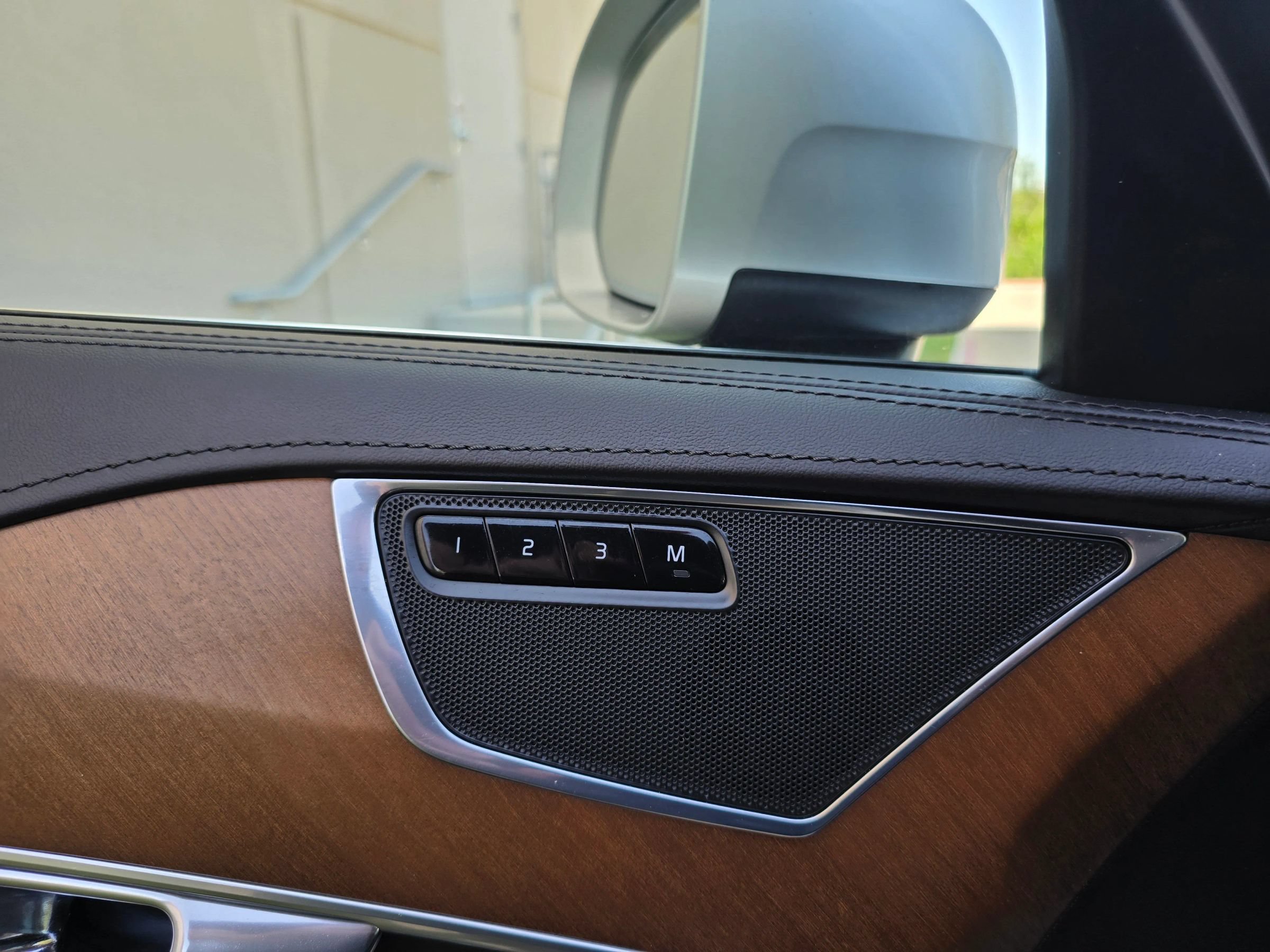 Used 2016 Volvo XC90 T6 Inscription w/ Vision Package AWD/4WD image 21