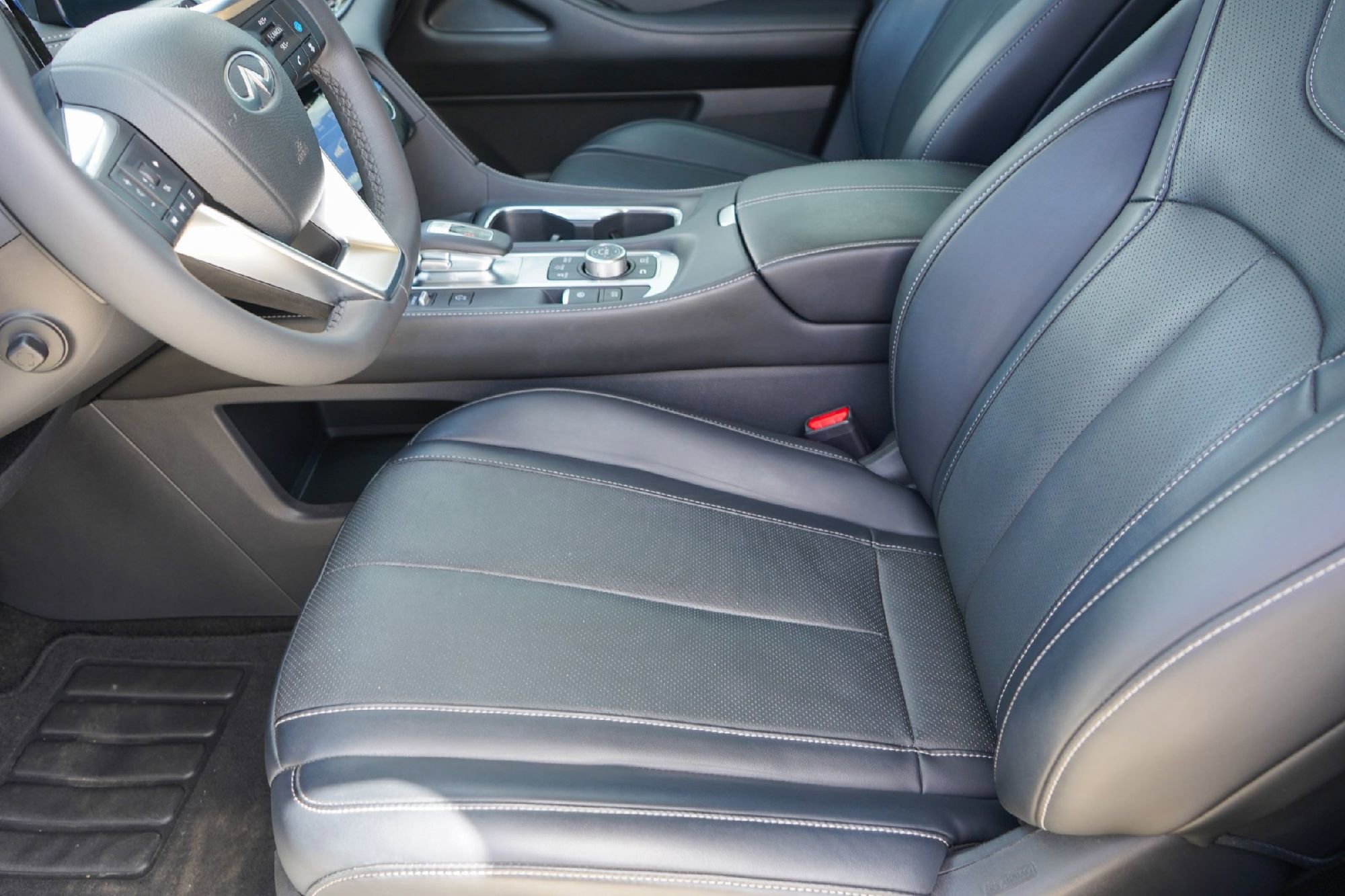 Certified 2023 INFINITI QX60 Luxe w/ Cargo Package image 8