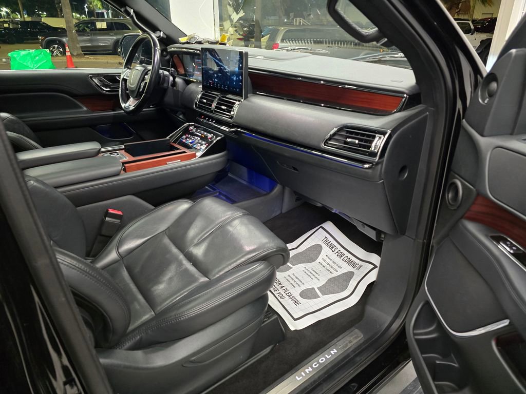 Used 2023 Lincoln Navigator L Reserve AWD/4WD image 36