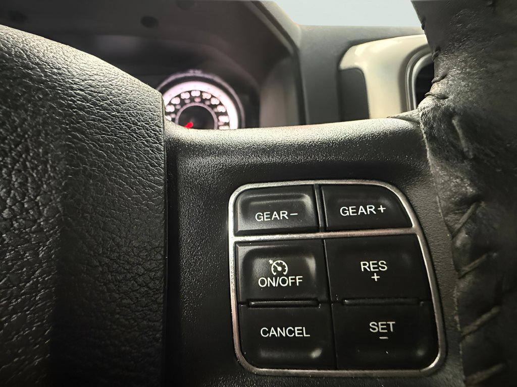 Used 2019 RAM 1500 Classic SLT AWD/4WD image 19