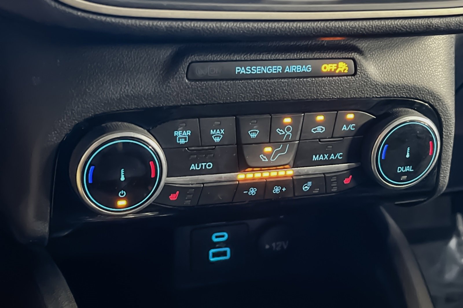 Used 2022 Ford Escape SEL image 19