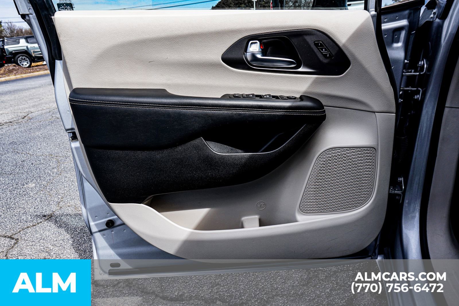 Used 2024 Chrysler Pacifica Touring-L image 53