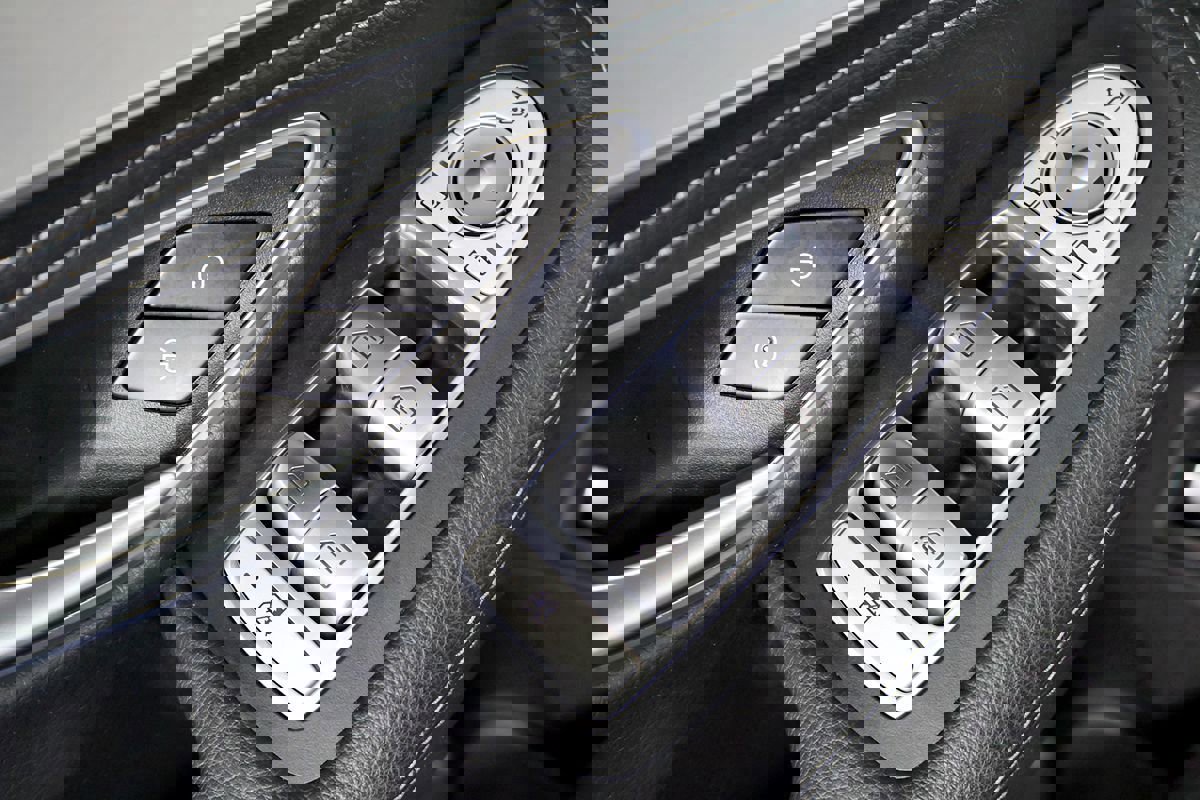 Used 2015 Mercedes-Benz C 300 Sport image 16