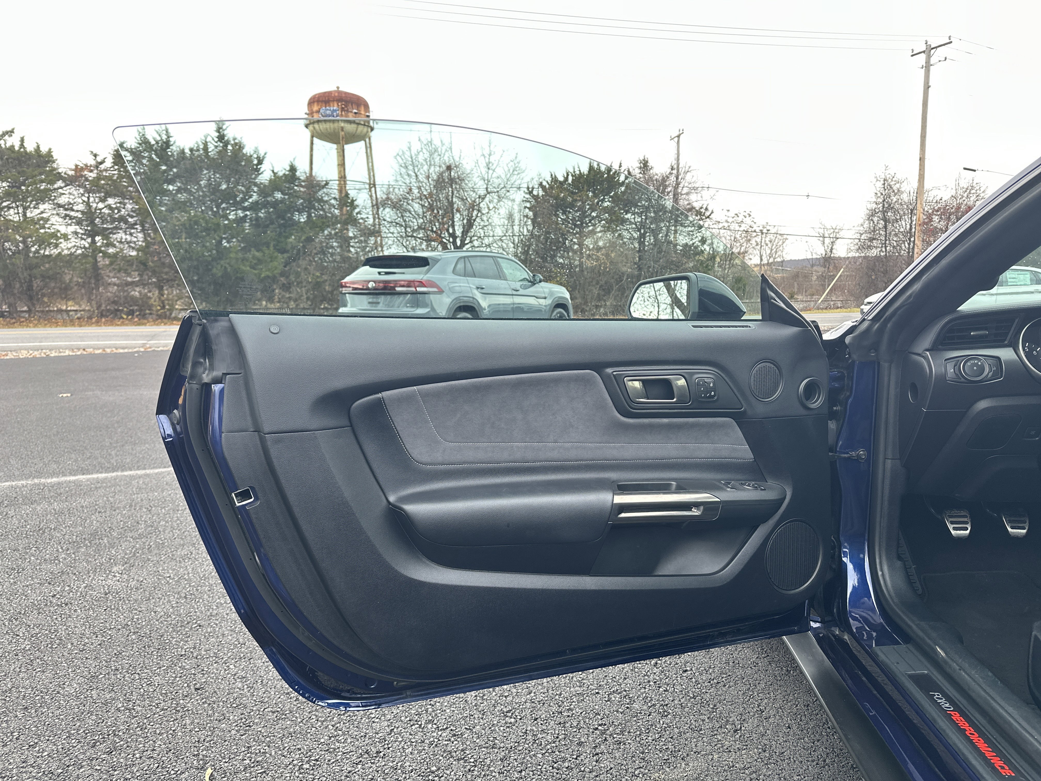 Used 2020 Ford Mustang Shelby GT350 w/ Technology Package image 11