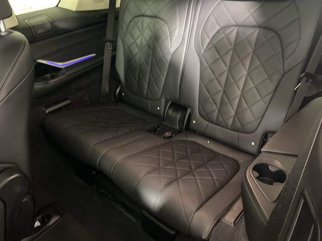 Used 2023 BMW X7 xDrive40i w/ Premium Package AWD/4WD image 28
