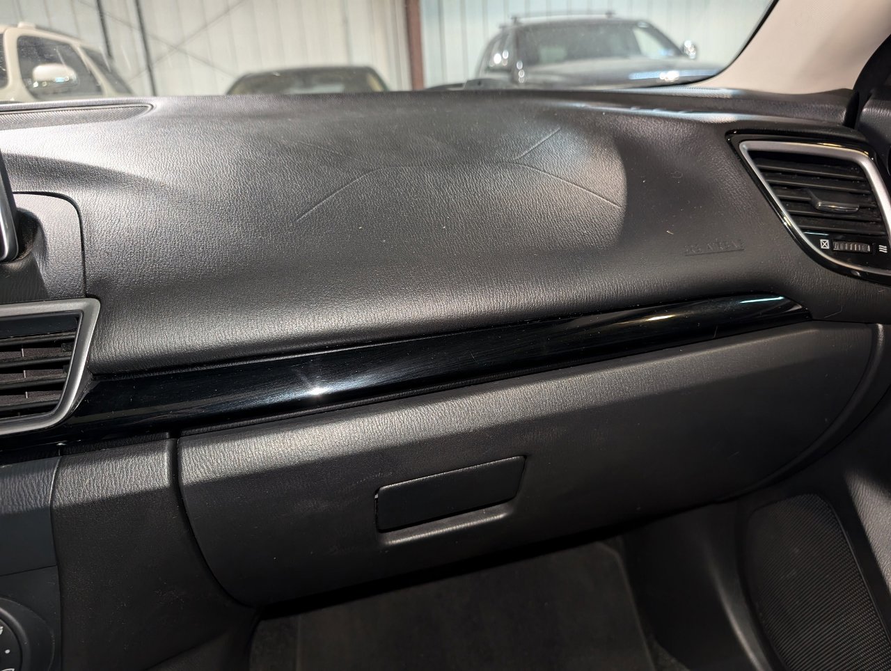 Used 2016 MAZDA MAZDA3 i Touring image 33