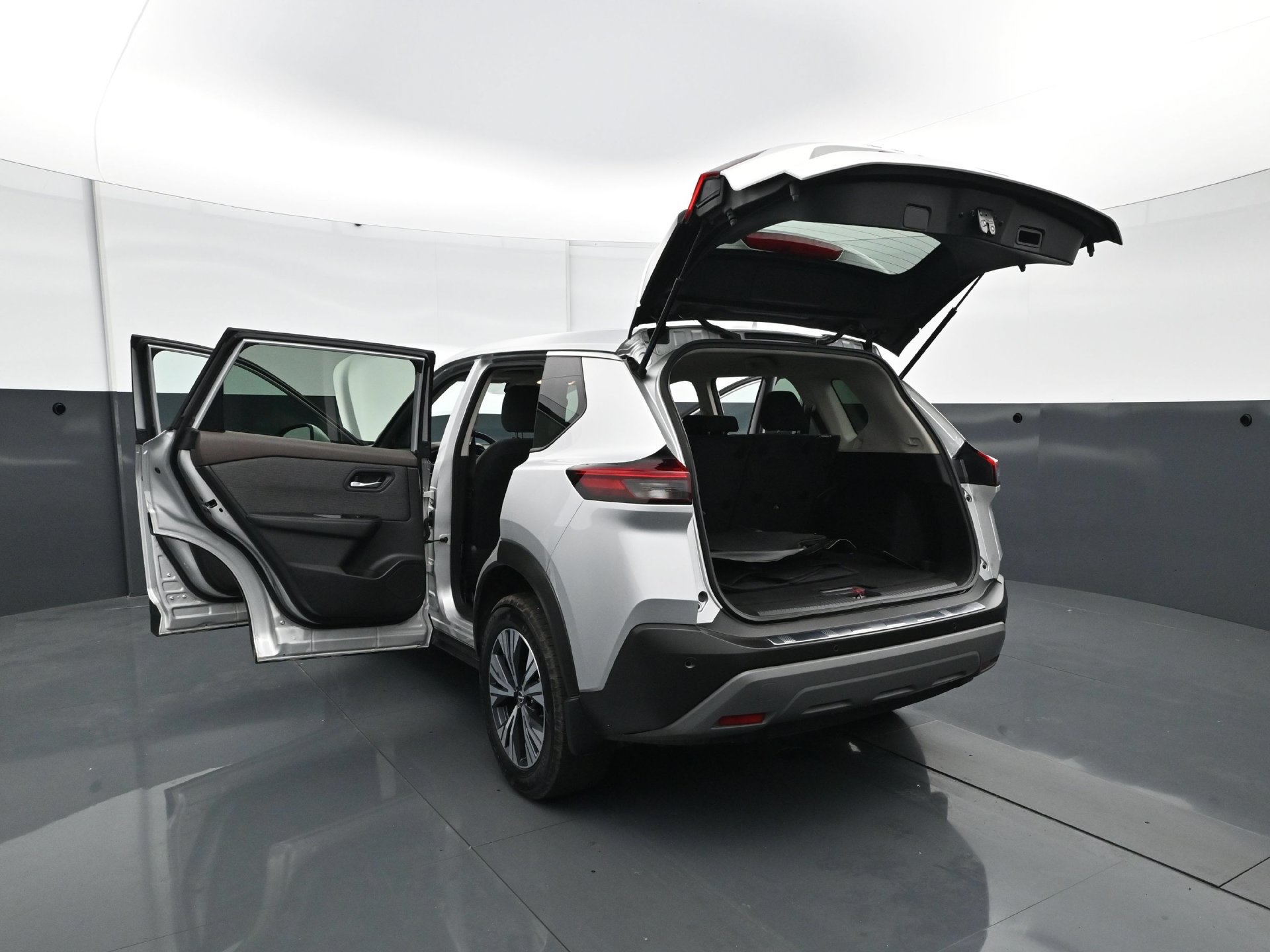 Used 2023 Nissan Rogue SV AWD/4WD image 33