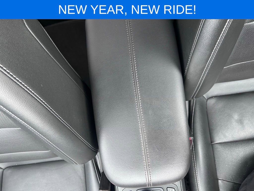 Used 2024 GMC Terrain SLT image 24