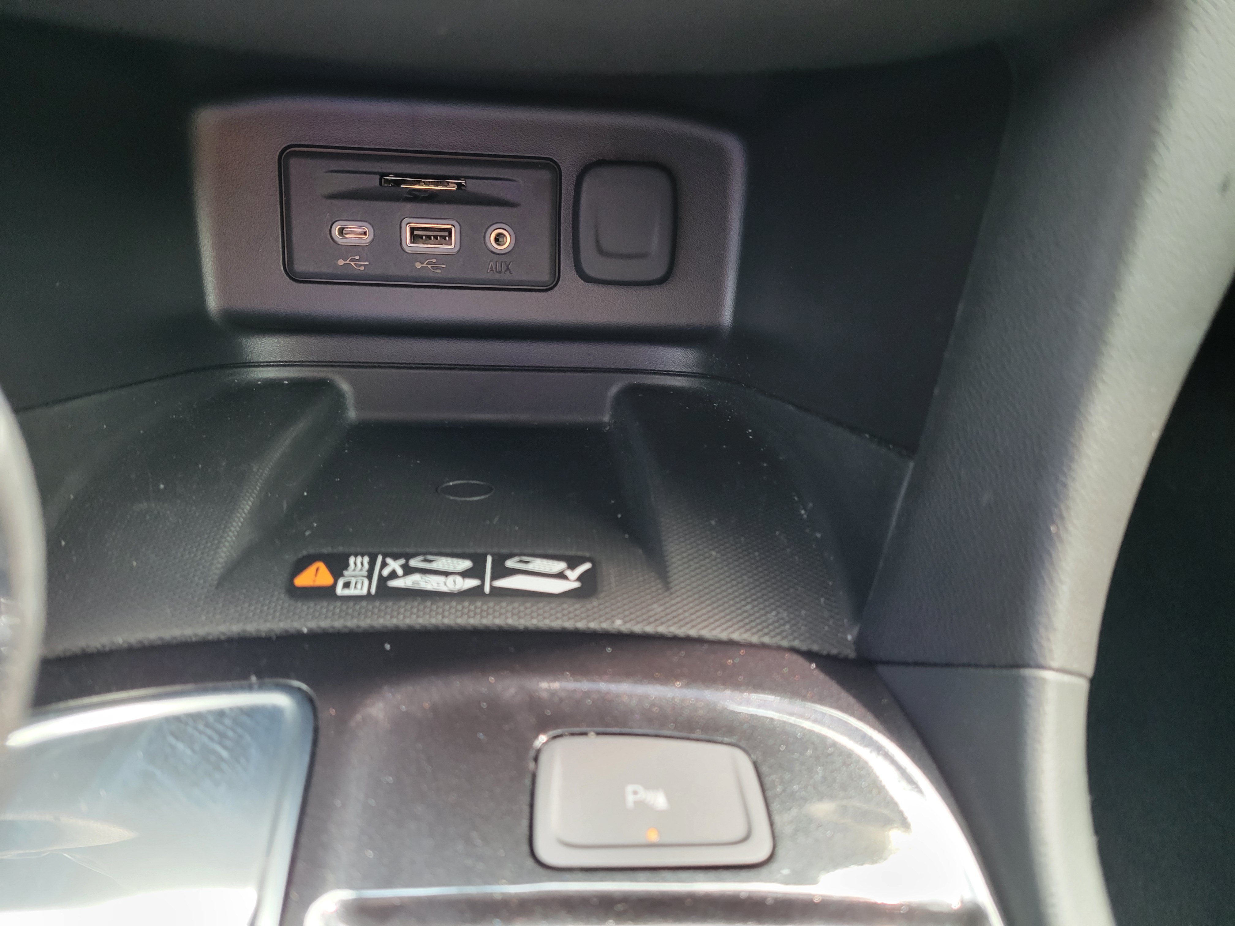 Certified 2024 Chevrolet Equinox Premier w/ LPO, Floor Liner Package FWD image 25