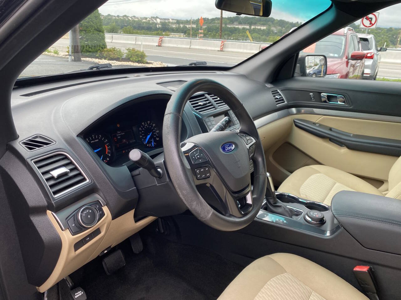 Used 2017 Ford Explorer 4WD image 11