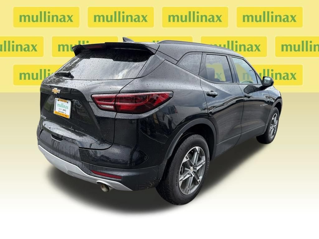 Used 2024 Chevrolet Blazer LT w/ Convenience Package FWD image 11
