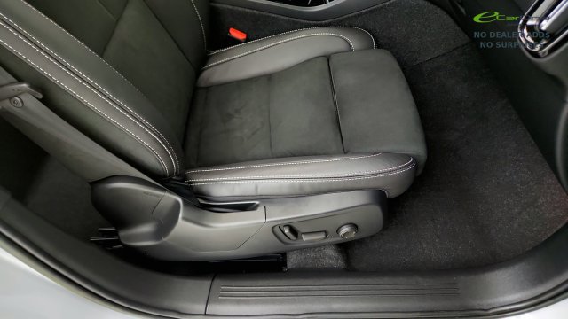 Used 2022 Volvo XC40 T4 R-Design w/ Protection Package Premier FWD image 35