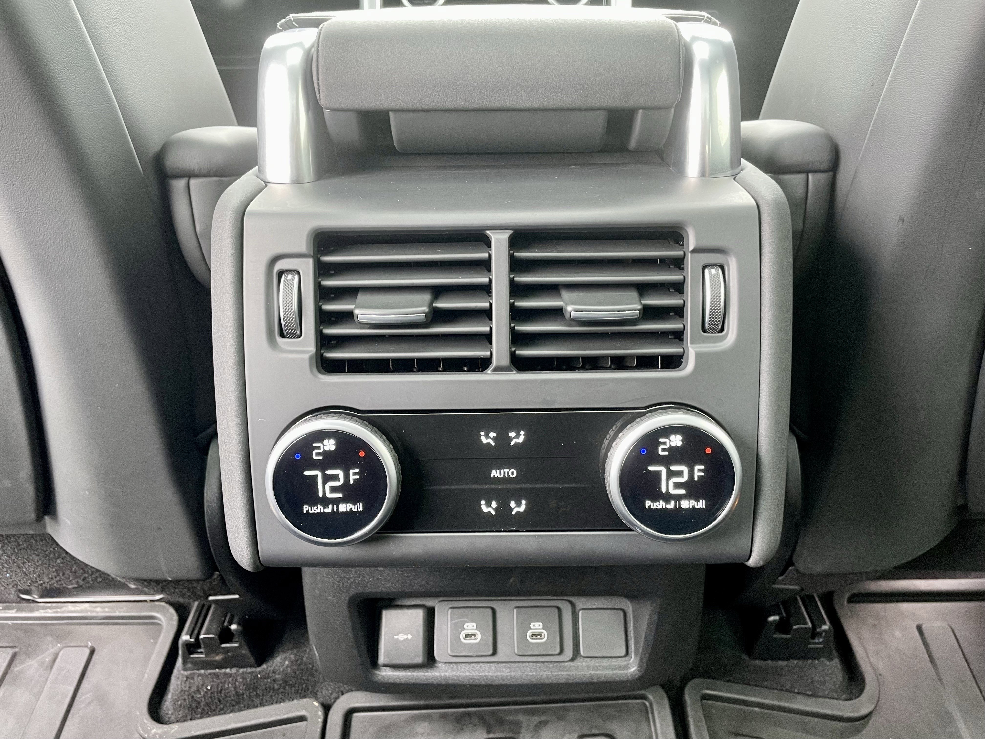 Certified 2024 Land Rover Discovery Dynamic SE image 26