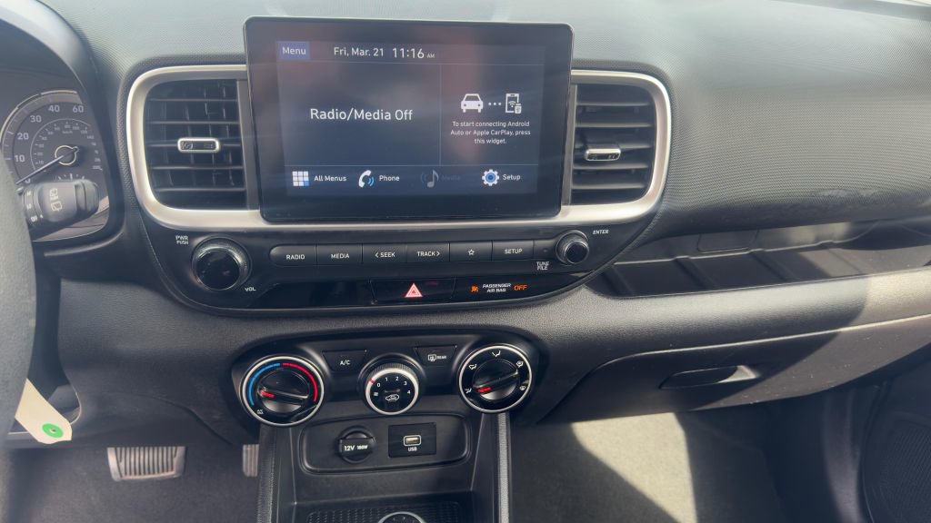 Used 2021 Hyundai Venue SE FWD image 14
